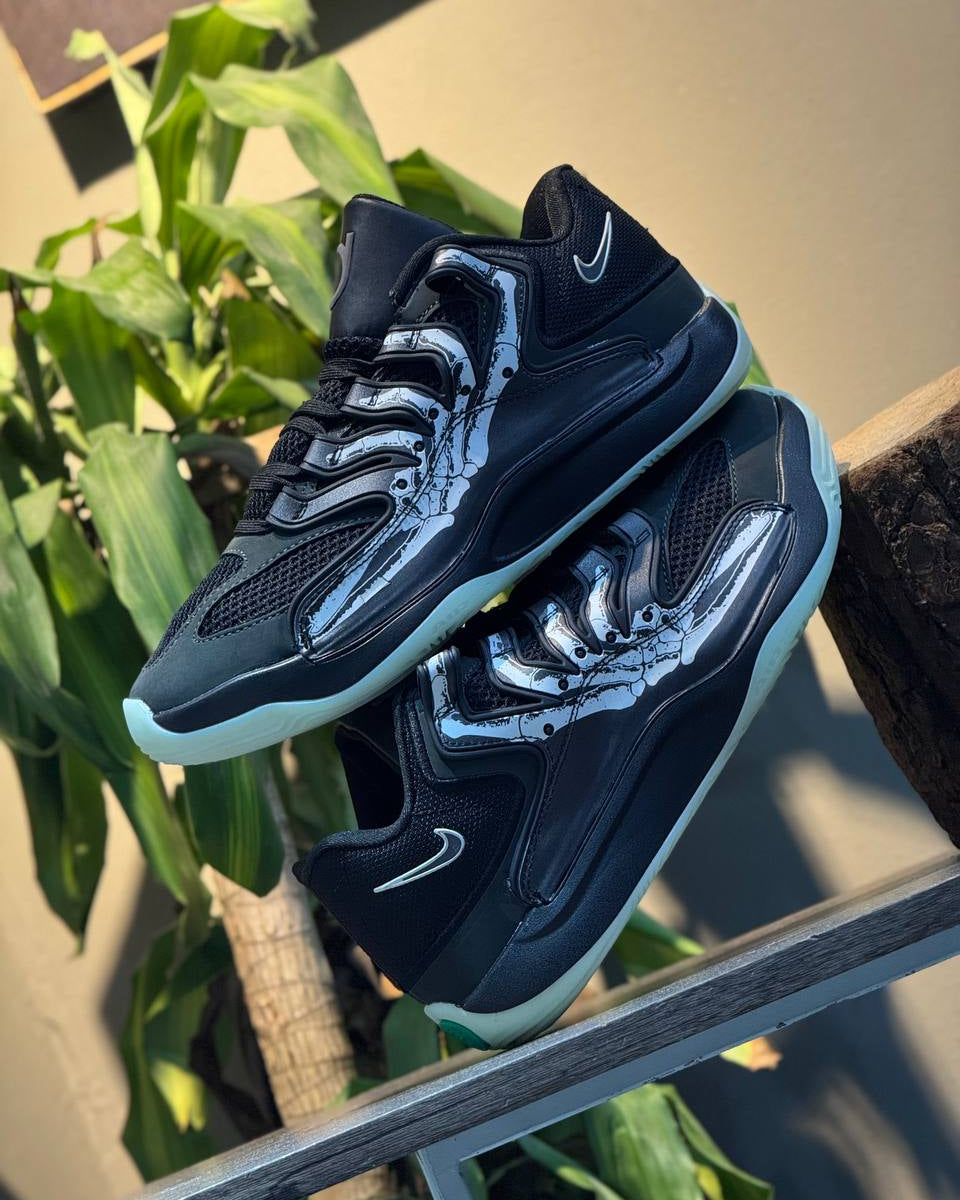 Nike KD 18 Slim Reaper Black / Silver / Glow
