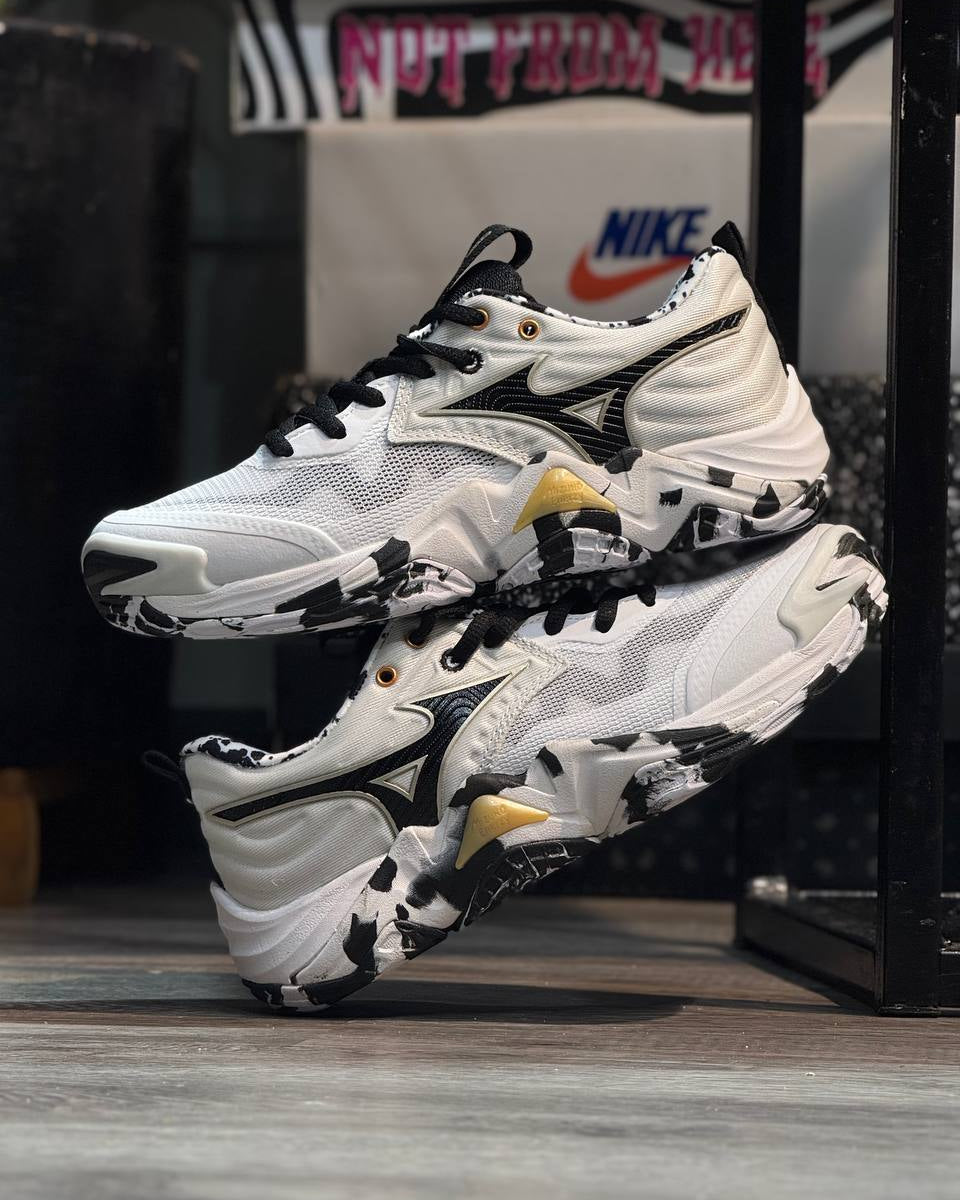 Mizuno Wave Momentum Elite White / Black / Gold