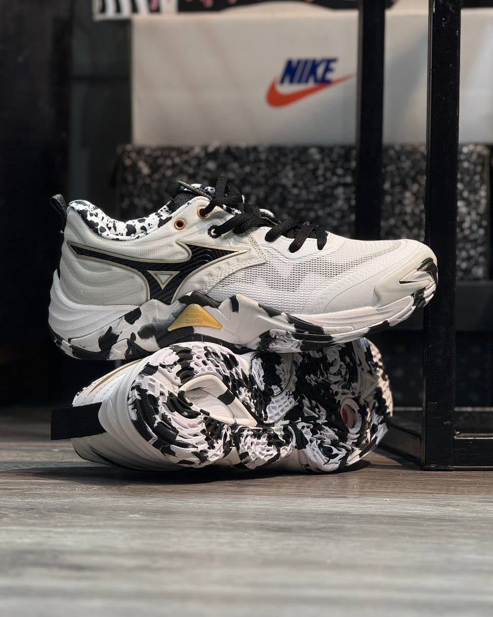Mizuno Wave Momentum Elite White / Black / Gold
