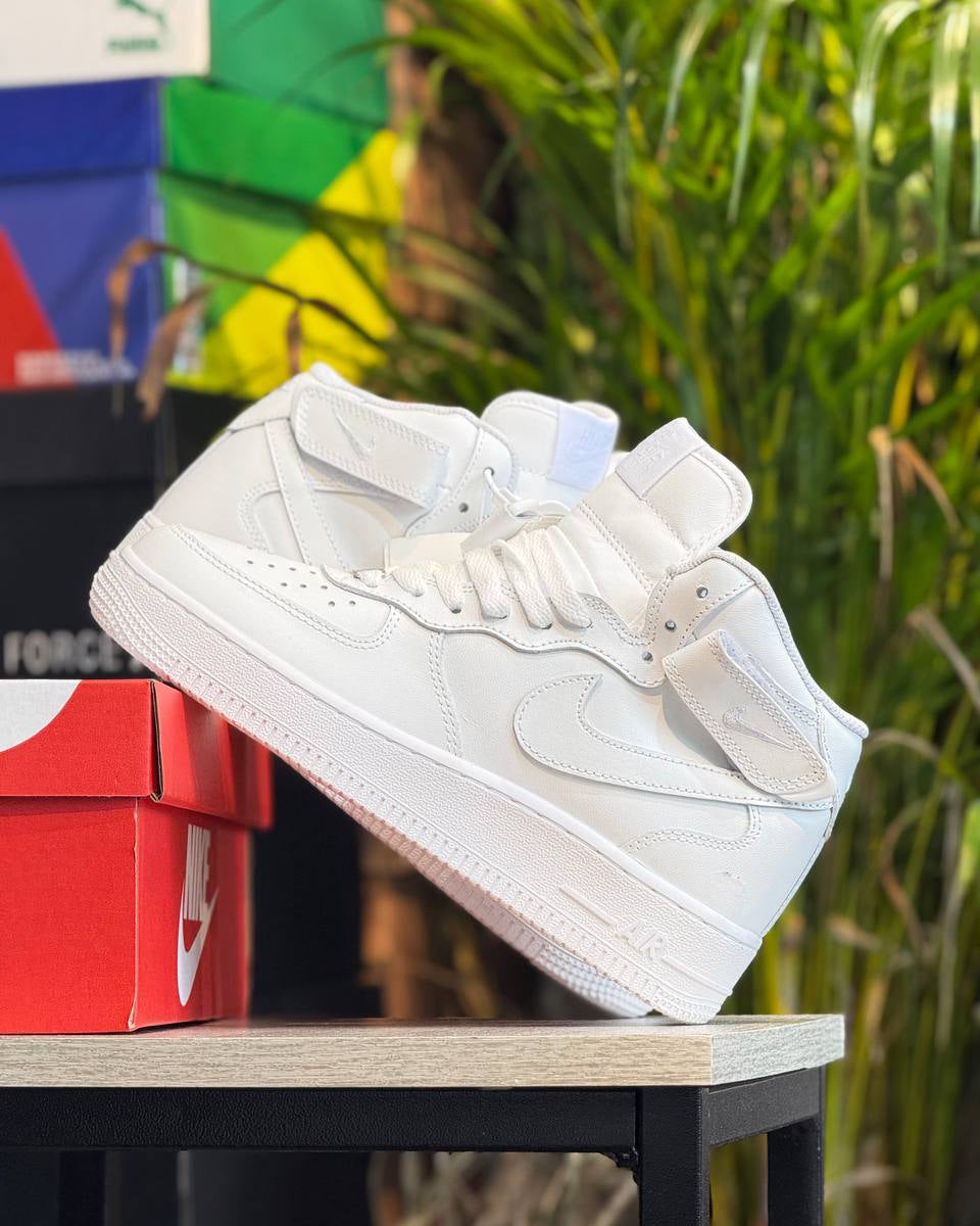 Nike Air Force 1 Mid Triple White
