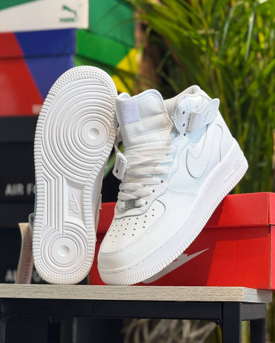 Nike Air Force 1 Mid Triple White