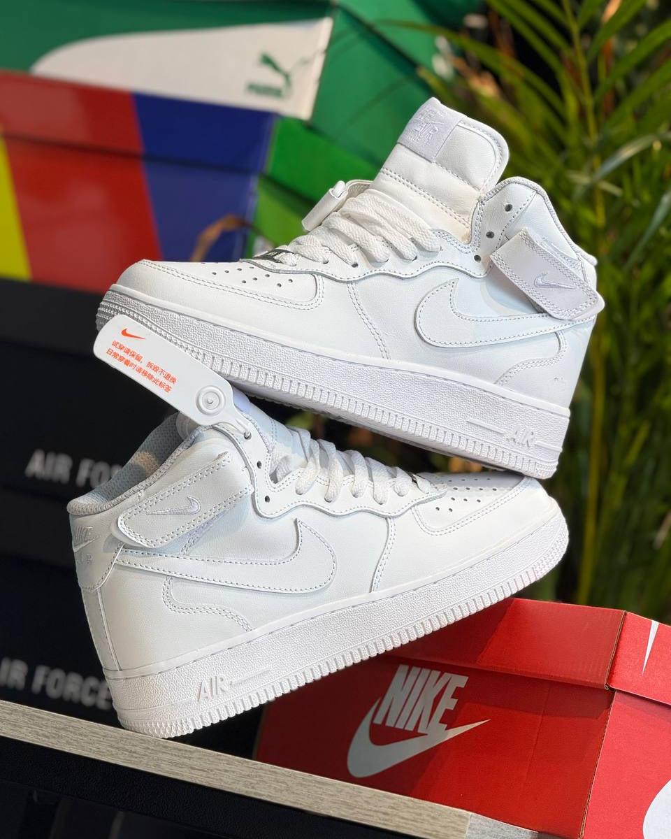 Nike Air Force 1 Mid Triple White