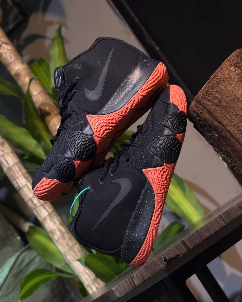 Nike Kyrie 4 “Black Metallic Silver”