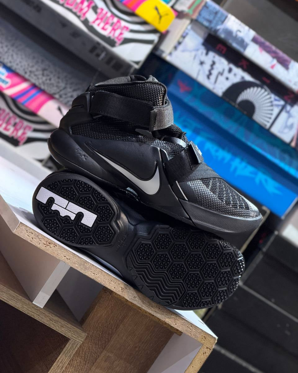 Nike LeBron Soldier 9 “Triple Black”