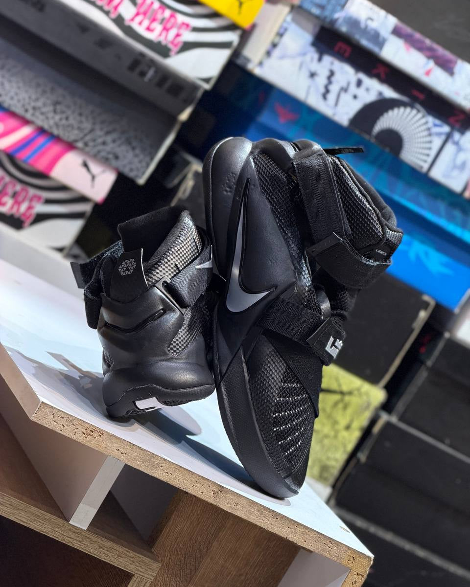 Nike LeBron Soldier 9 “Triple Black”