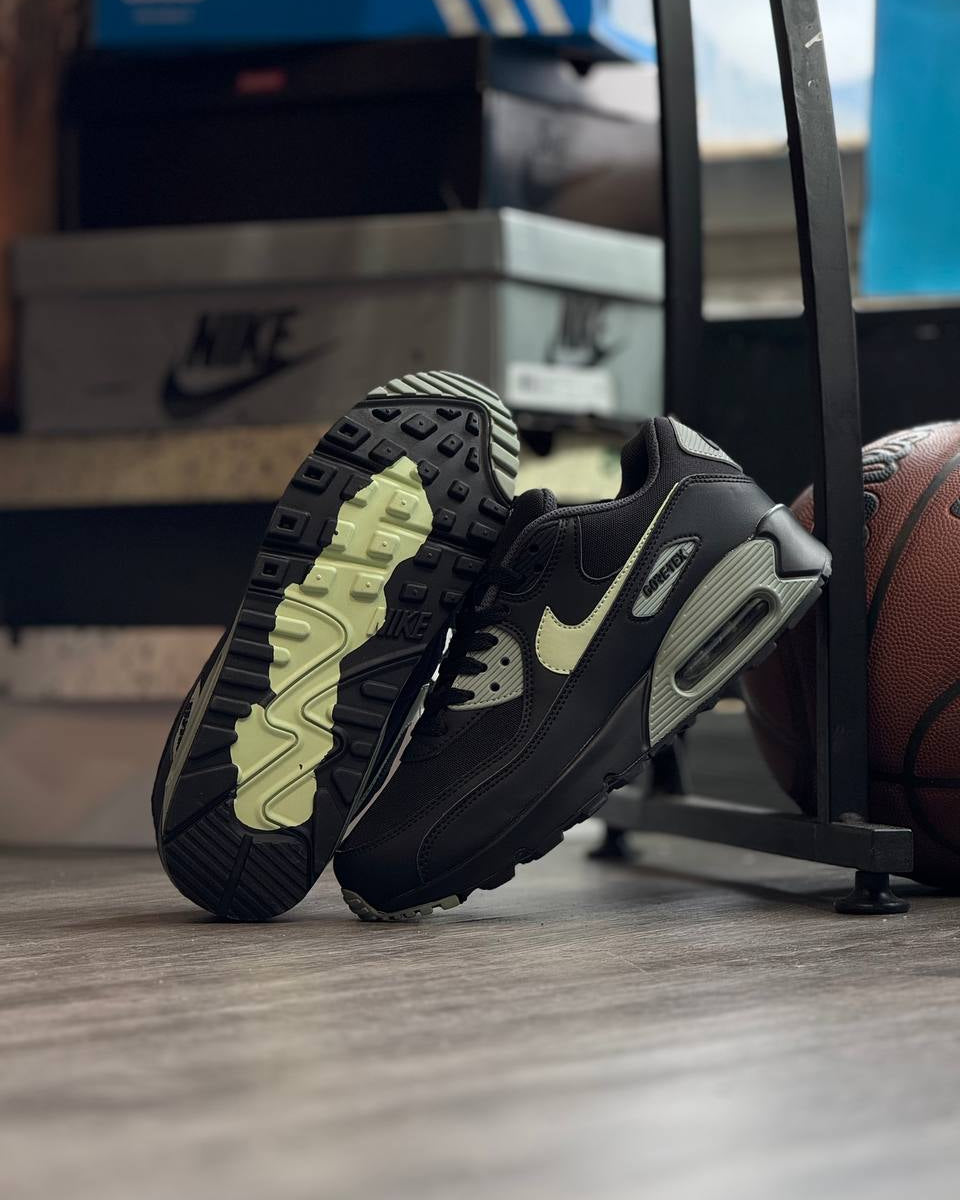 Nike Air Max 90 Gore-Tex – Black / Neutral Olive