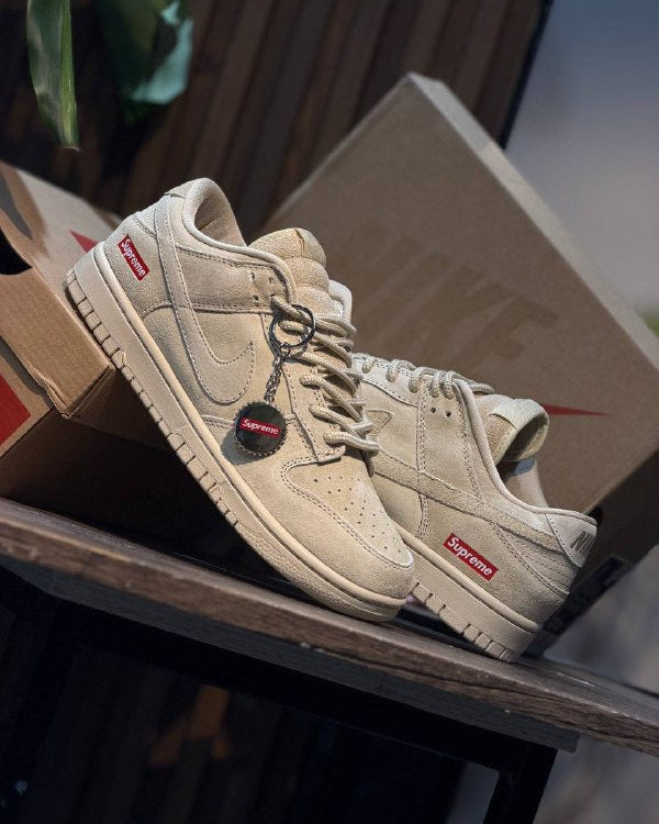 Nike SB Dunk Low x Supreme Beige