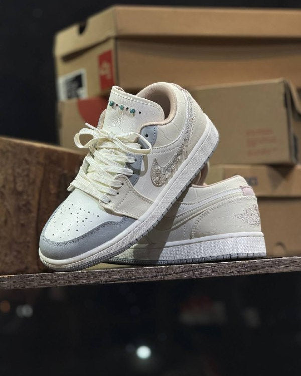 Air Jordan 1 Low White Grey Swarovski