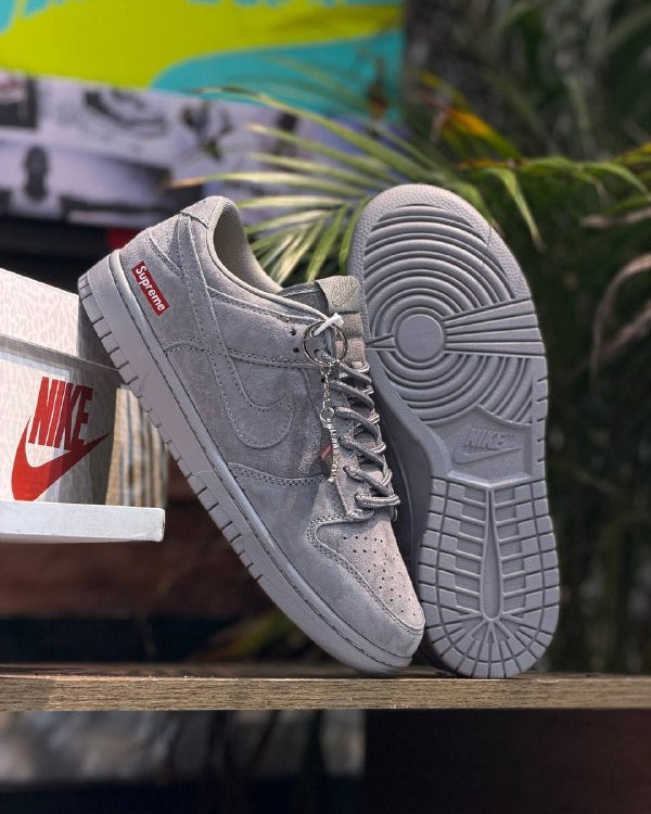 Nike SB Dunk Low x Supreme Grey