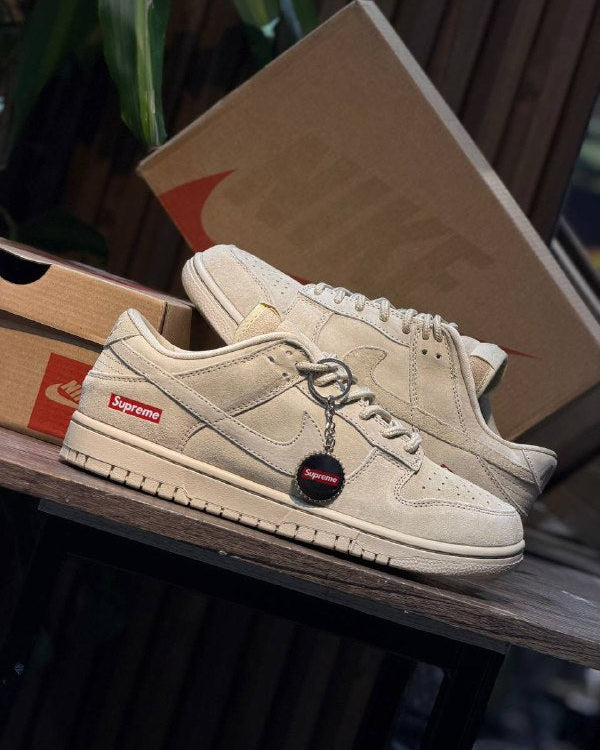 Nike SB Dunk Low x Supreme Beige