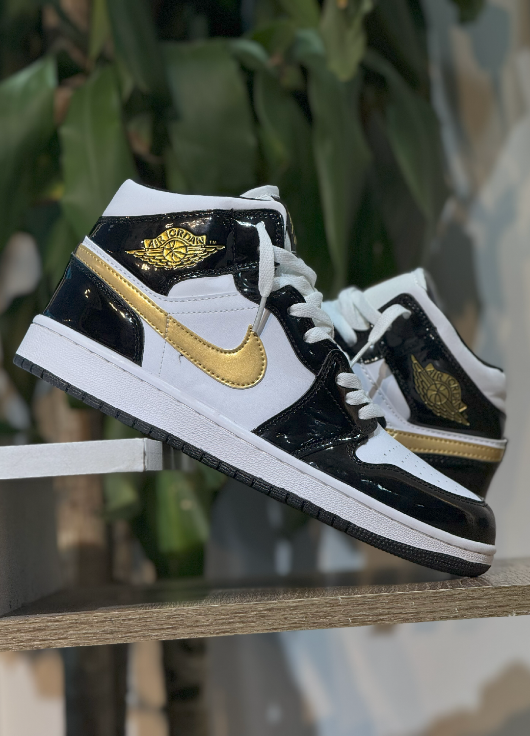 Jordan 1 Gold