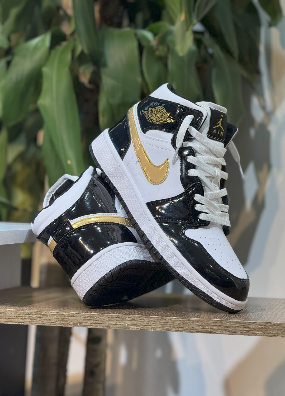 Jordan 1 Gold