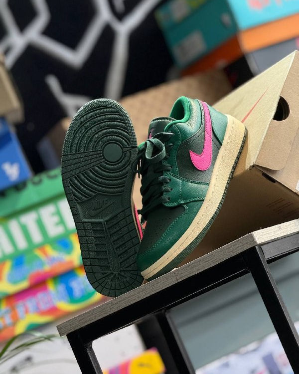 Nike Dunk Low Green Pink