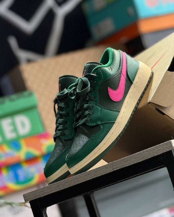 Nike Dunk Low Green Pink