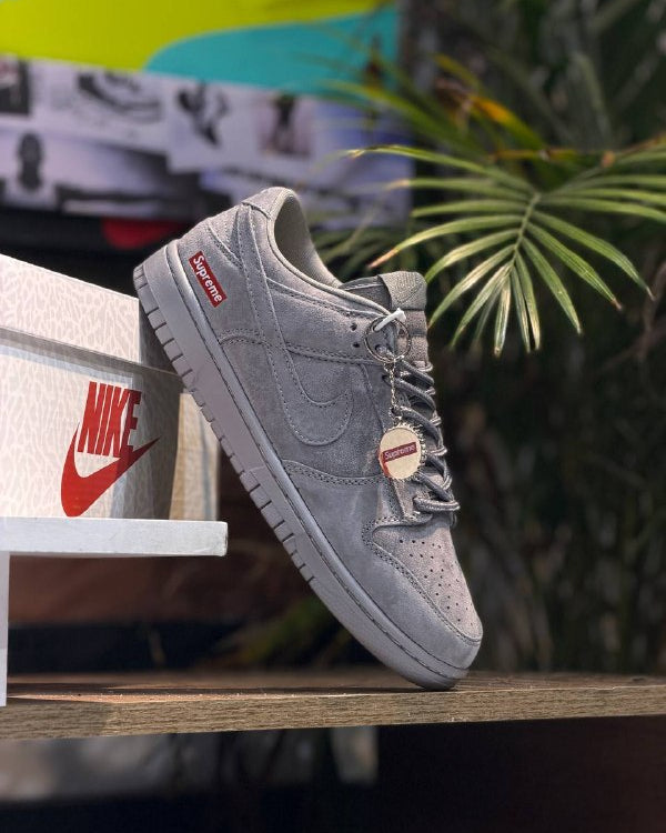 Nike SB Dunk Low x Supreme Grey